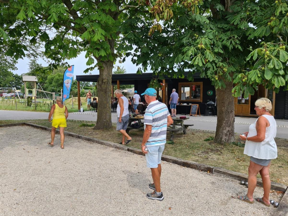 סנט מארטן Chalet 579 Op Recreatiepark De Wielen מראה חיצוני תמונה